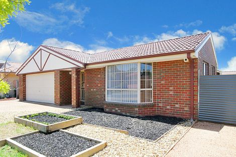 Property photo of 5 Berthon Crescent Hillside VIC 3037