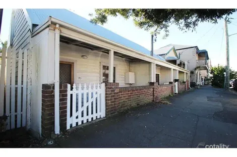 70 Laman St, Cooks Hill, NSW 2300