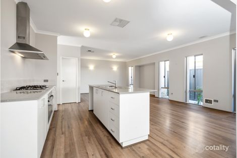 Property photo of 52 Sunstone Boulevard Treeby WA 6164