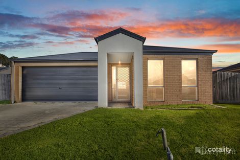Property photo of 17 Danita Way Cranbourne West VIC 3977