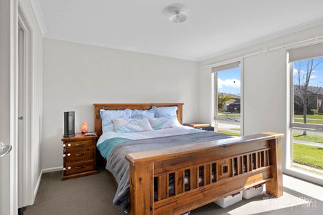 Property photo of 17 Danita Way Cranbourne West VIC 3977