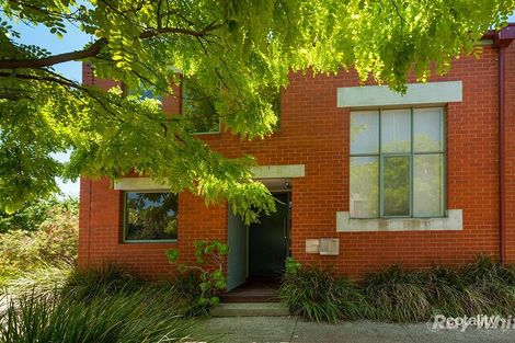 Property photo of 1 Grattan Lane Caroline Springs VIC 3023