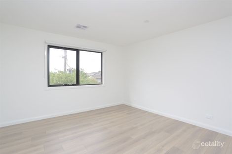 Property photo of 2 Bushfield Crescent Coolaroo VIC 3048