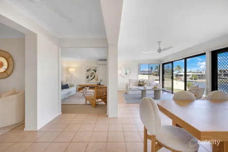 Property photo of 9 Aroona Avenue Broadbeach Waters QLD 4218