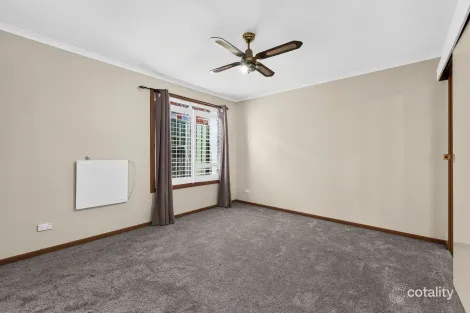 Property photo of 13 Poznan Crescent Hackham West SA 5163
