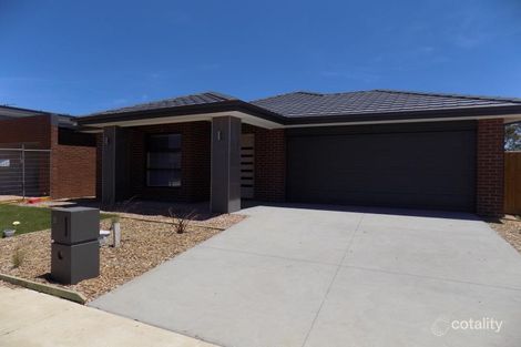 8 Albany Way, Charlemont, VIC 3217