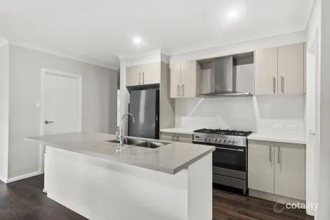 Property photo of 10 Solomon Street Renwick NSW 2575