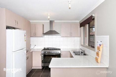 Property photo of 8 Hove Place Craigieburn VIC 3064