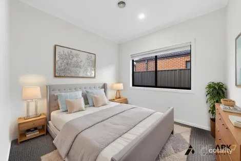 Property photo of 76 Basildon Crescent Strathtulloh VIC 3338