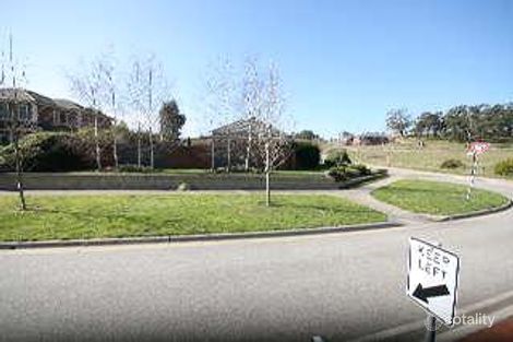 2 Windsor Dr, Lysterfield, VIC 3156