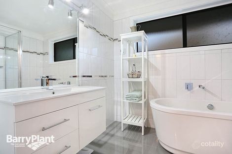 Property photo of 58 Chirnside Drive Chirnside Park VIC 3116