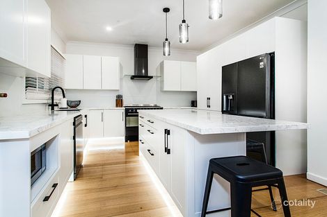 Property photo of 19 Rosalind Crescent Blackburn VIC 3130