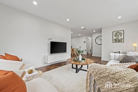 Property photo of 33 Amalfi Drive Endeavour Hills VIC 3802