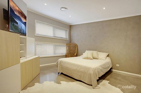 Property photo of 18 Greystanes Way Carnes Hill NSW 2171