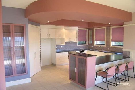 Property photo of 8 Copperfield Place Jerrabomberra NSW 2619