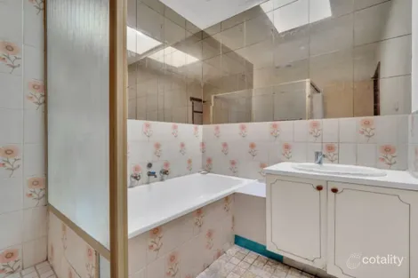 Property photo of 2/1389 Heatherton Road Dandenong North VIC 3175