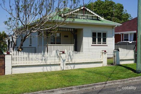 4 Ocean St, Thirroul, NSW 2515