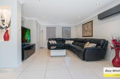 Property photo of 3 Cayley Place Horningsea Park NSW 2171