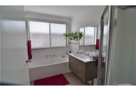 Property photo of 8 Dunlop Road Blue Haven NSW 2262