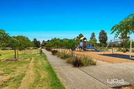 Property photo of 8 McCulloch Walk Point Cook VIC 3030