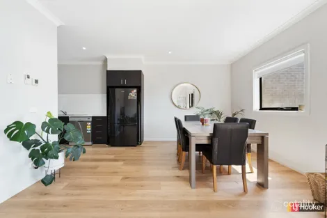 Property photo of 2/11 Grenache Street Point Cook VIC 3030