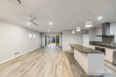 Property photo of 11 Torbay Way Piara Waters WA 6112