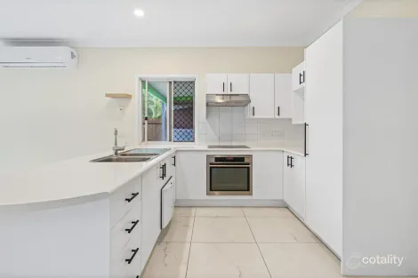 Property photo of 16 Piccadilly Place Forest Lake QLD 4078