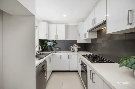 Property photo of 2/166-170 Targo Road Girraween NSW 2145