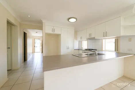 Property photo of 3 Rex Aubrey Place Parkes NSW 2870