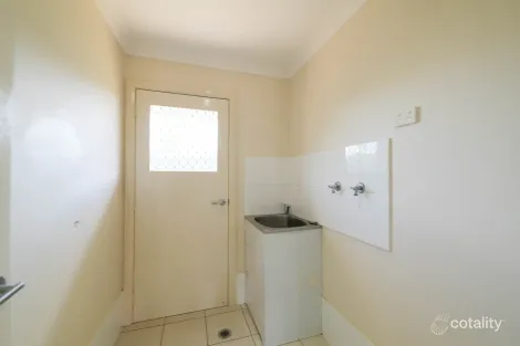 Property photo of 3 Rex Aubrey Place Parkes NSW 2870