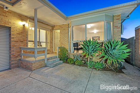 Property photo of 2/672 Waverley Road Glen Waverley VIC 3150