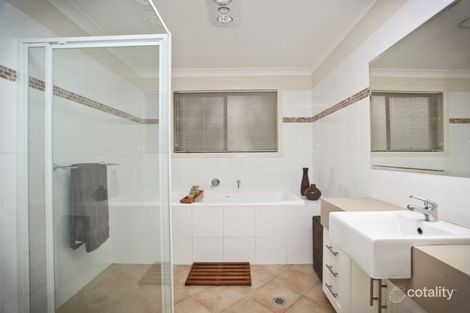 Property photo of 19 Lakeside Circuit Dubbo NSW 2830