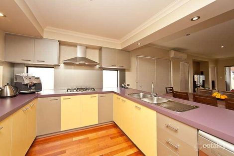 Property photo of 32 Courtland Crescent Redcliffe WA 6104