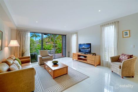 Property photo of 2/21 Eider Avenue Paradise Point QLD 4216