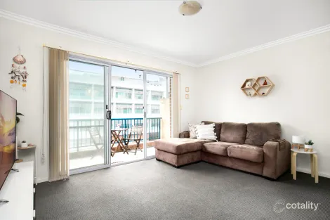 Property photo of 30/1-3 Sturdee Parade Dee Why NSW 2099