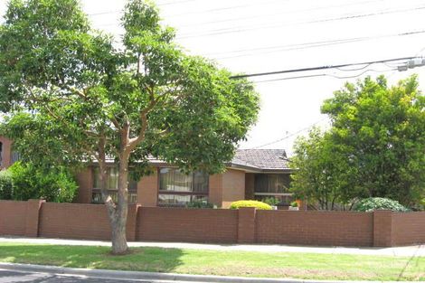 17 Fairbairn Rd, Sunshine West, VIC 3020