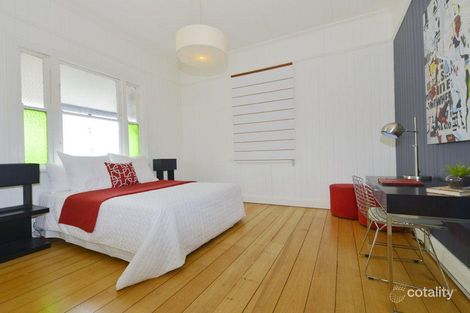 Property photo of 20 Thynne Avenue Norman Park QLD 4170