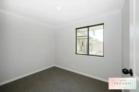 Property photo of 4 Eagle Mews Cooloongup WA 6168