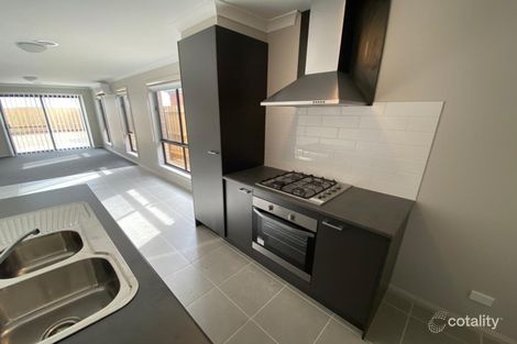 Property photo of 9 Pearce Way Weir Views VIC 3338