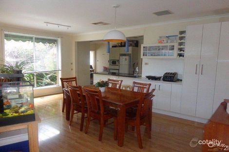 Property photo of 5 Essington Court Mulgrave VIC 3170