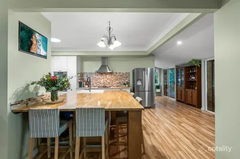 Property photo of 38 Valley Road Wellington Point QLD 4160