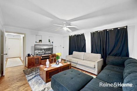 Property photo of 33 Cottonwood Crescent Macquarie Fields NSW 2564