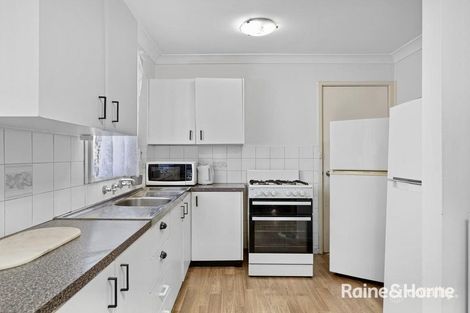 Property photo of 33 Cottonwood Crescent Macquarie Fields NSW 2564