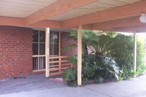 Property photo of 5 Strafford Avenue Cranbourne VIC 3977