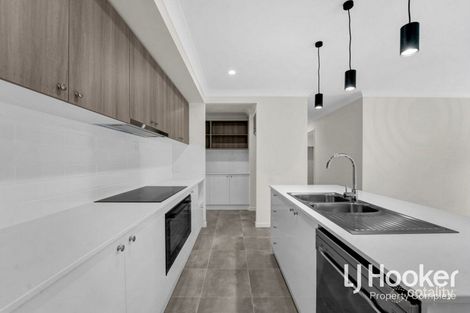 Property photo of 18 Pinnacles Street Yarrabilba QLD 4207