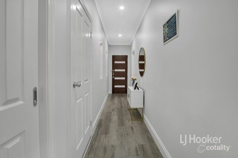 Property photo of 104 Claret Ash Boulevard Harkness VIC 3337