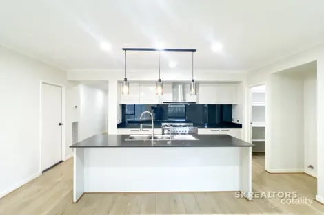 Property photo of 13 Landor Way Craigieburn VIC 3064