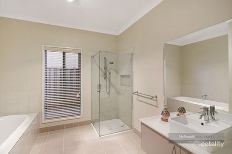 Property photo of 5 Darlington Street Keysborough VIC 3173