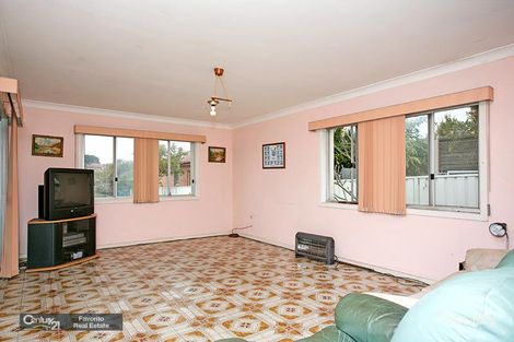 Property photo of 26 Narani Crescent Earlwood NSW 2206