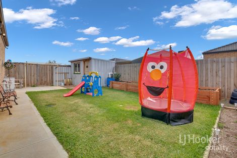 Property photo of 104 Claret Ash Boulevard Harkness VIC 3337
